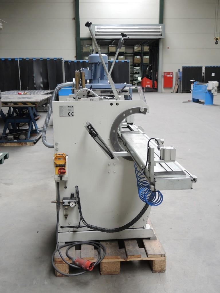 Chapas metálicas e máquinas para trabalhar metais<br><font size="2">Colaboração com Hilco Industrial Acquisitions bv</font><br><img src="/images/hil.png"><br>-4