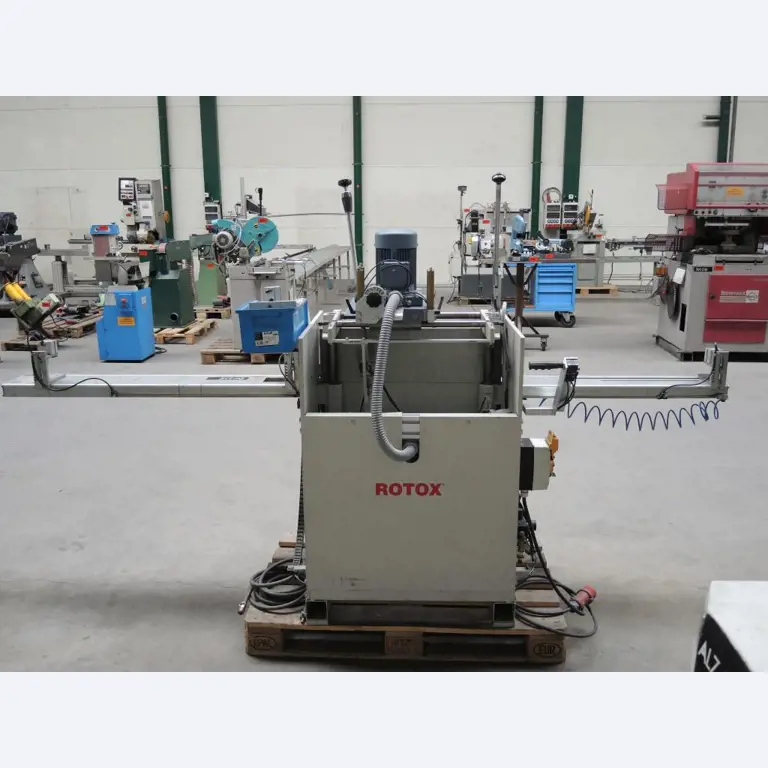 Chapas metálicas e máquinas para trabalhar metais<br><font size="2">Colaboração com Hilco Industrial Acquisitions bv</font><br><img src="/images/hil.png"><br>-5