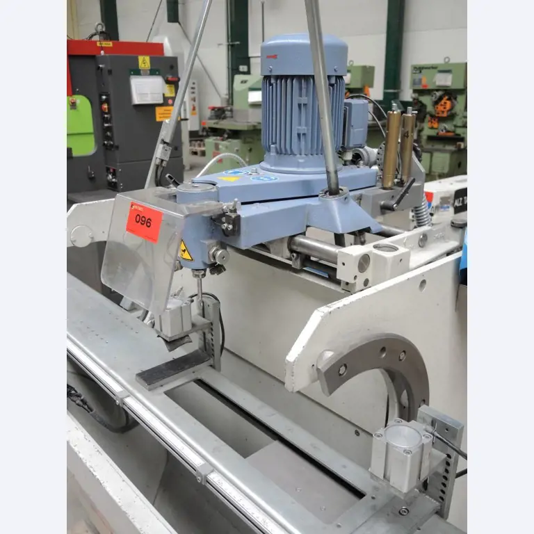 Chapas metálicas e máquinas para trabalhar metais<br><font size="2">Colaboração com Hilco Industrial Acquisitions bv</font><br><img src="/images/hil.png"><br>-7