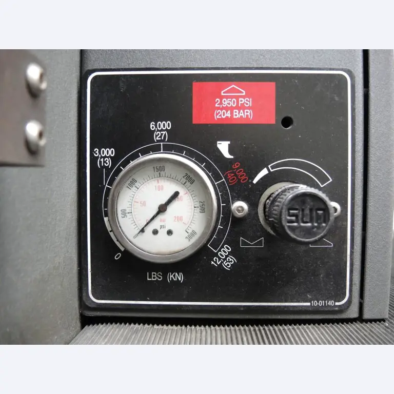 Chapas metálicas e máquinas para trabalhar metais<br><font size="2">Colaboração com Hilco Industrial Acquisitions bv</font><br><img src="/images/hil.png"><br>-7