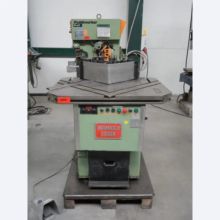 Chapas metálicas e máquinas para trabalhar metais<br><font size="2">Colaboração com Hilco Industrial Acquisitions bv</font><br><img src="/images/hil.png"><br>-2