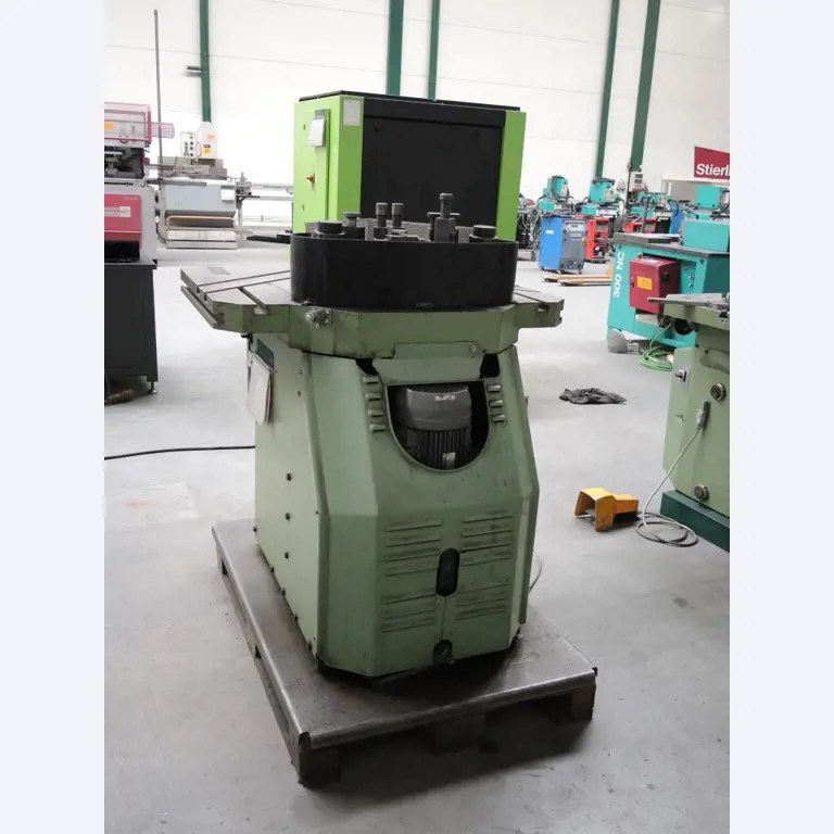 Chapas metálicas e máquinas para trabalhar metais<br><font size="2">Colaboração com Hilco Industrial Acquisitions bv</font><br><img src="/images/hil.png"><br>-4