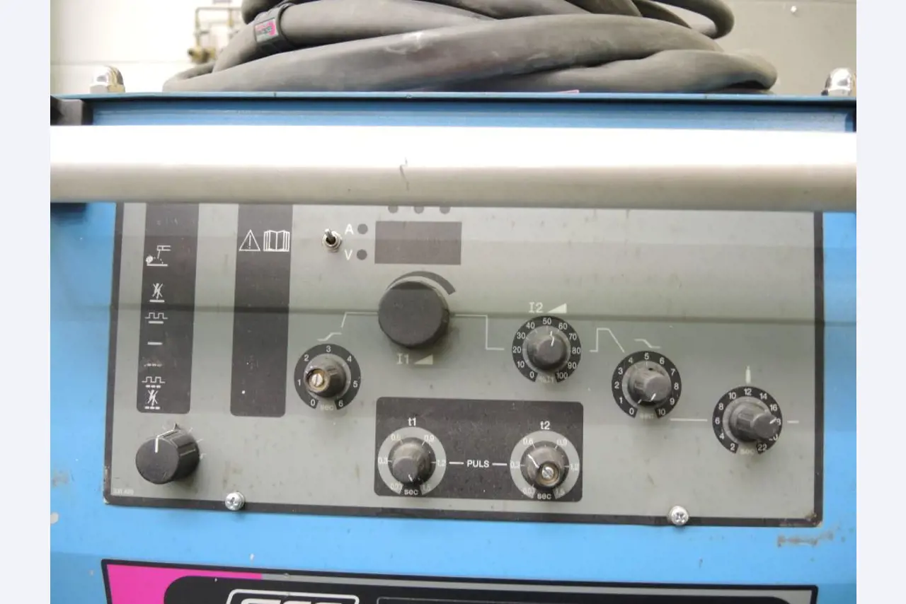 Chapas metálicas e máquinas para trabalhar metais<br><font size="2">Colaboração com Hilco Industrial Acquisitions bv</font><br><img src="/images/hil.png"><br>-3