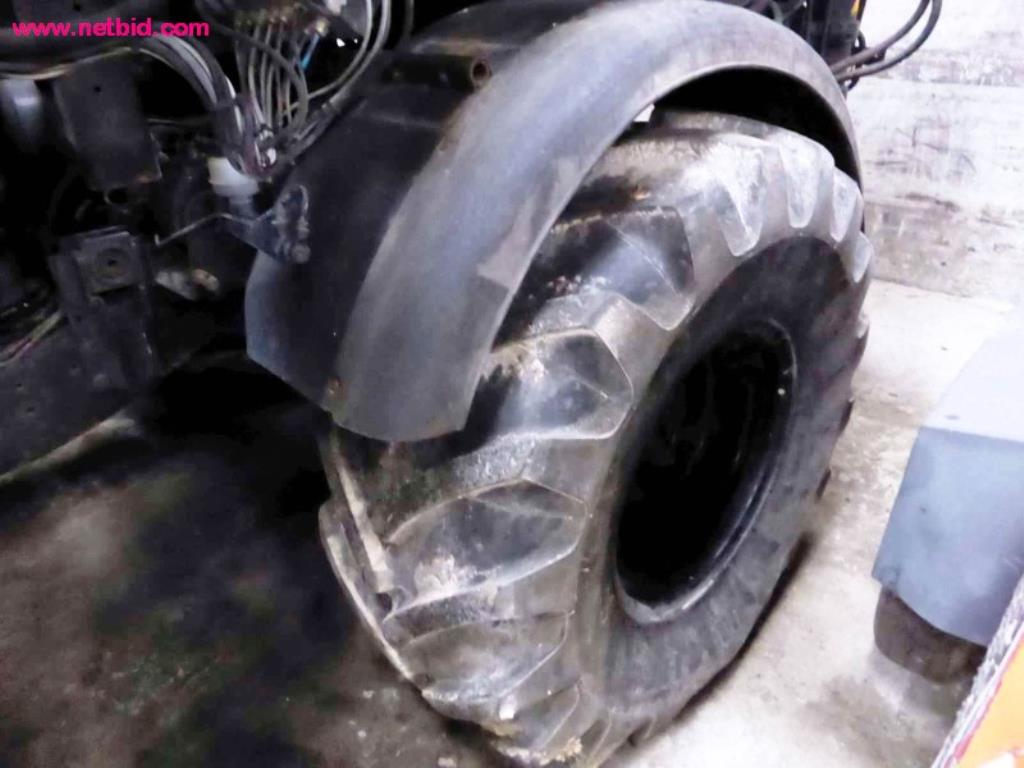 Utility vehicles, agricultural vehicles, construction machinery -15