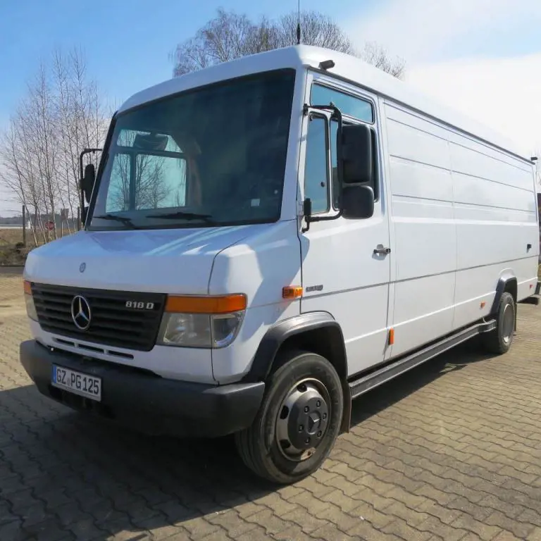 Truck transporter Mercedes Benz 818D Vario Bluetech4 (670. KA)