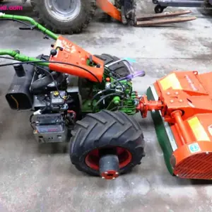 Tractor de un eje Agria