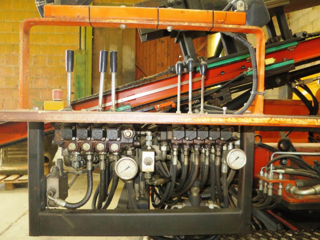 Utility vehicles, agricultural vehicles, construction machinery -10