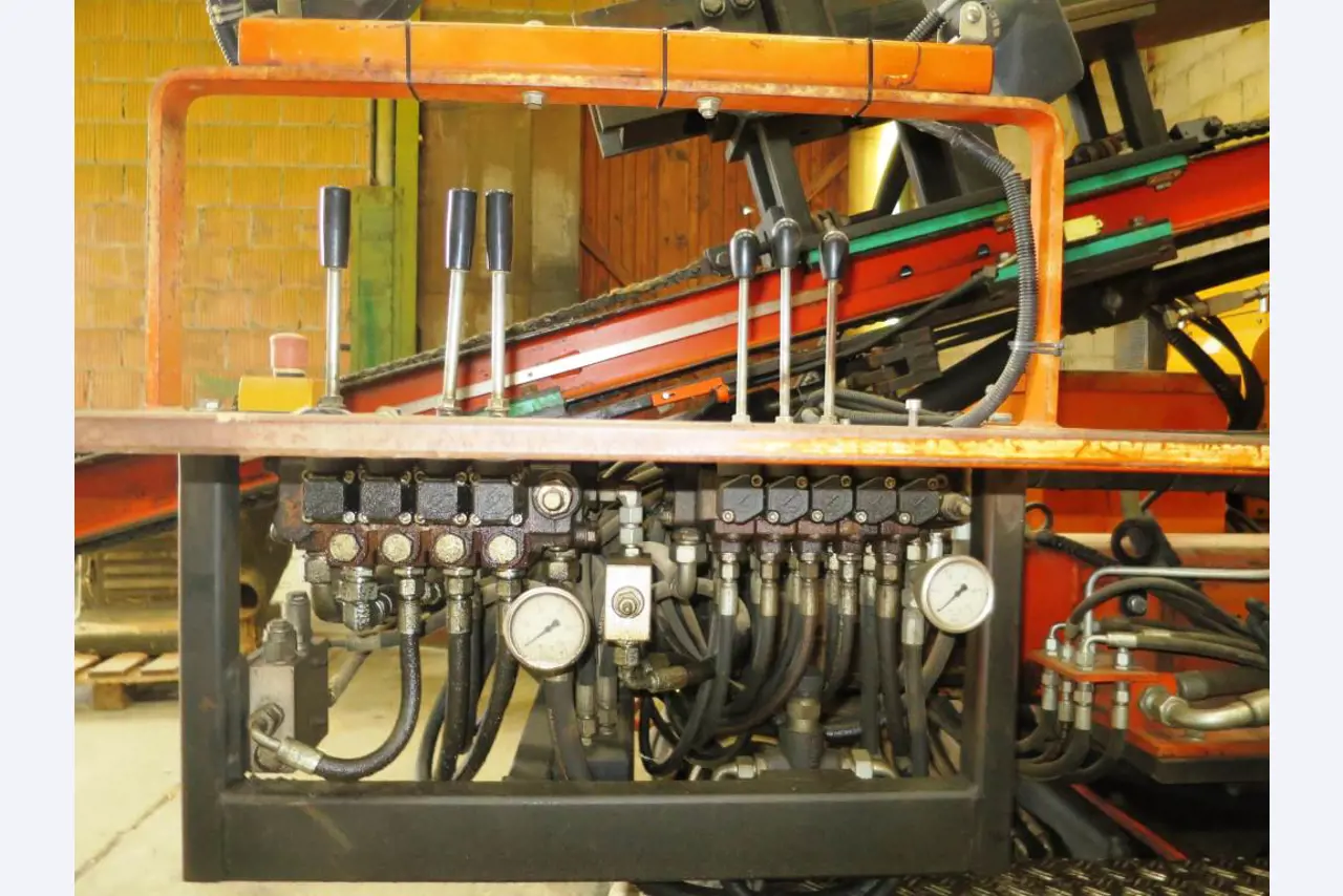 Utility vehicles, agricultural vehicles, construction machinery -10