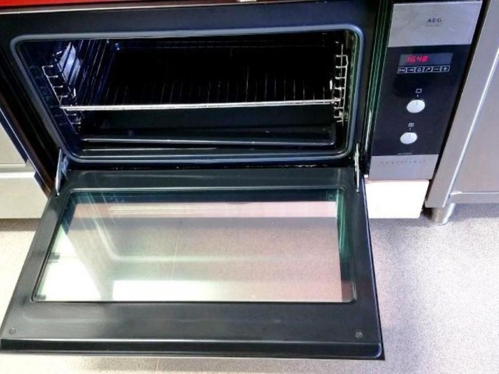 dobro vzdrževani mesarski stroji

-1