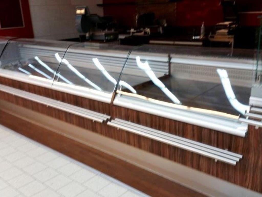 dobro vzdrževani mesarski stroji

-2