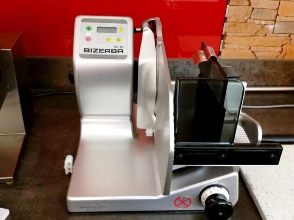 dobro vzdrževani mesarski stroji

-1