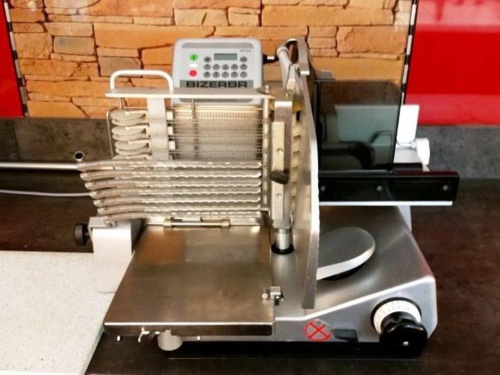 dobro vzdrževani mesarski stroji

-1