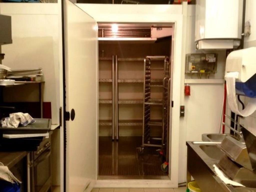 dobro vzdrževani mesarski stroji

-1