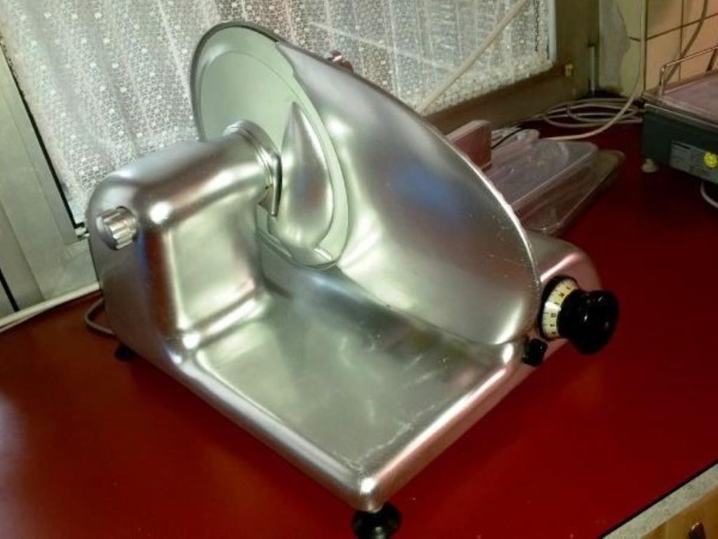 máquinas de talho em bom estado de conservação

-2