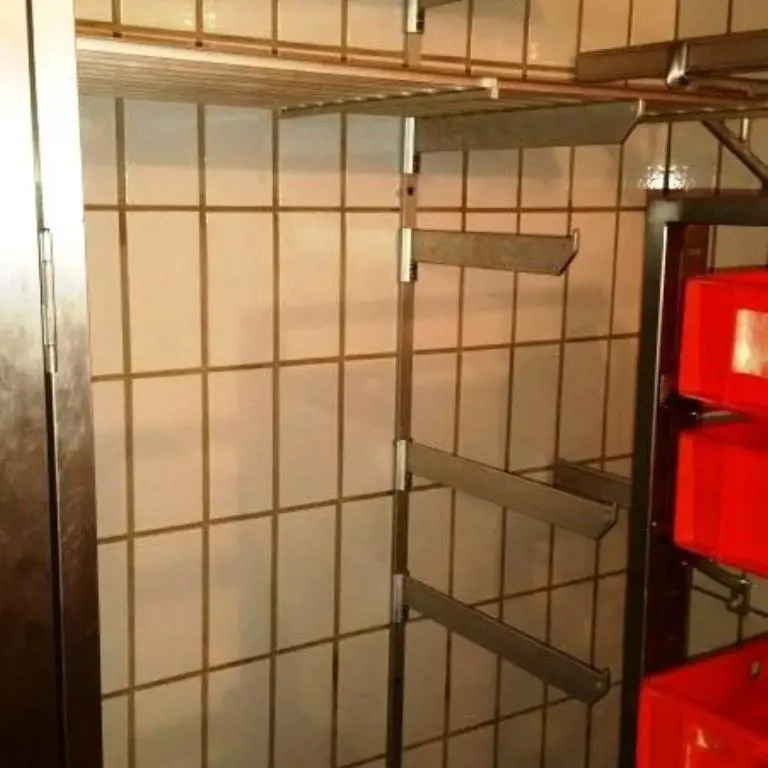 2 cantilever wall rack