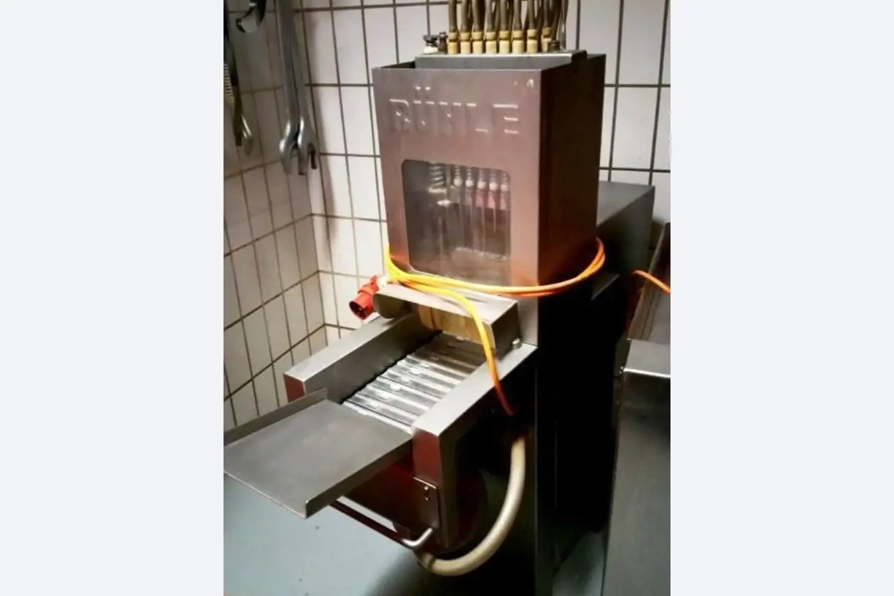 gepflegte Fleischerei-Maschinen
-1