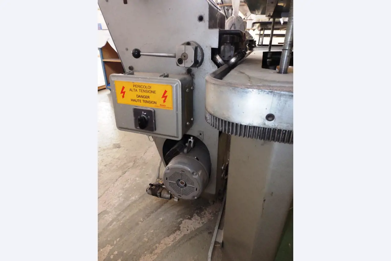 Máquinas para a produção de colchões, protecções de colchões, estrados de cama-5