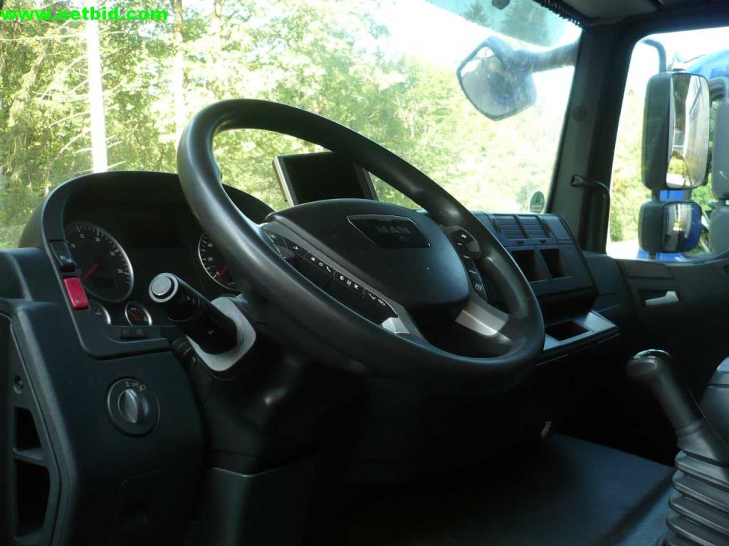 Trucks, semi-trailers, truck trailers-3