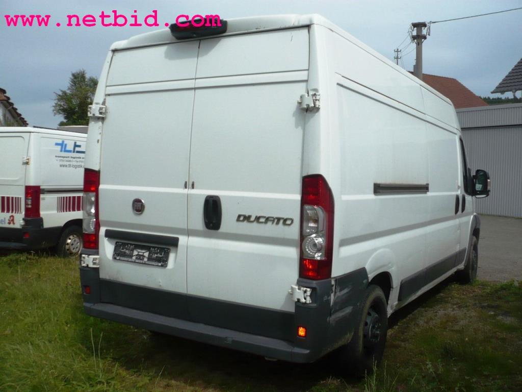 Véhicules et mobilier de bureau-3