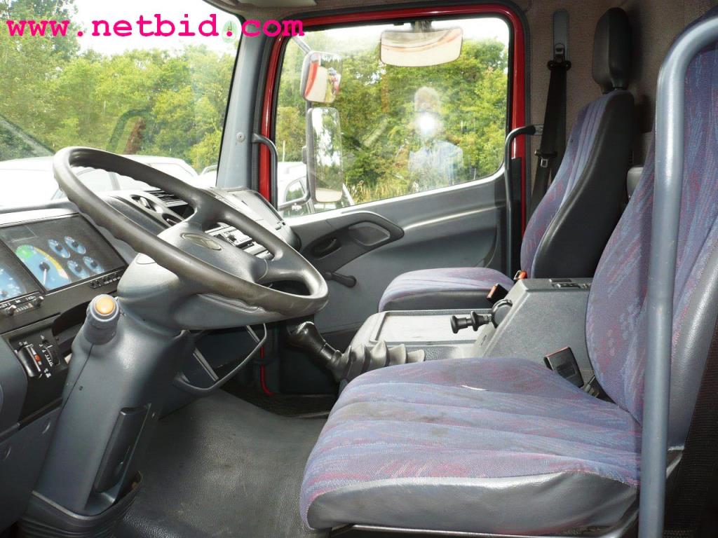 Véhicules et mobilier de bureau-6