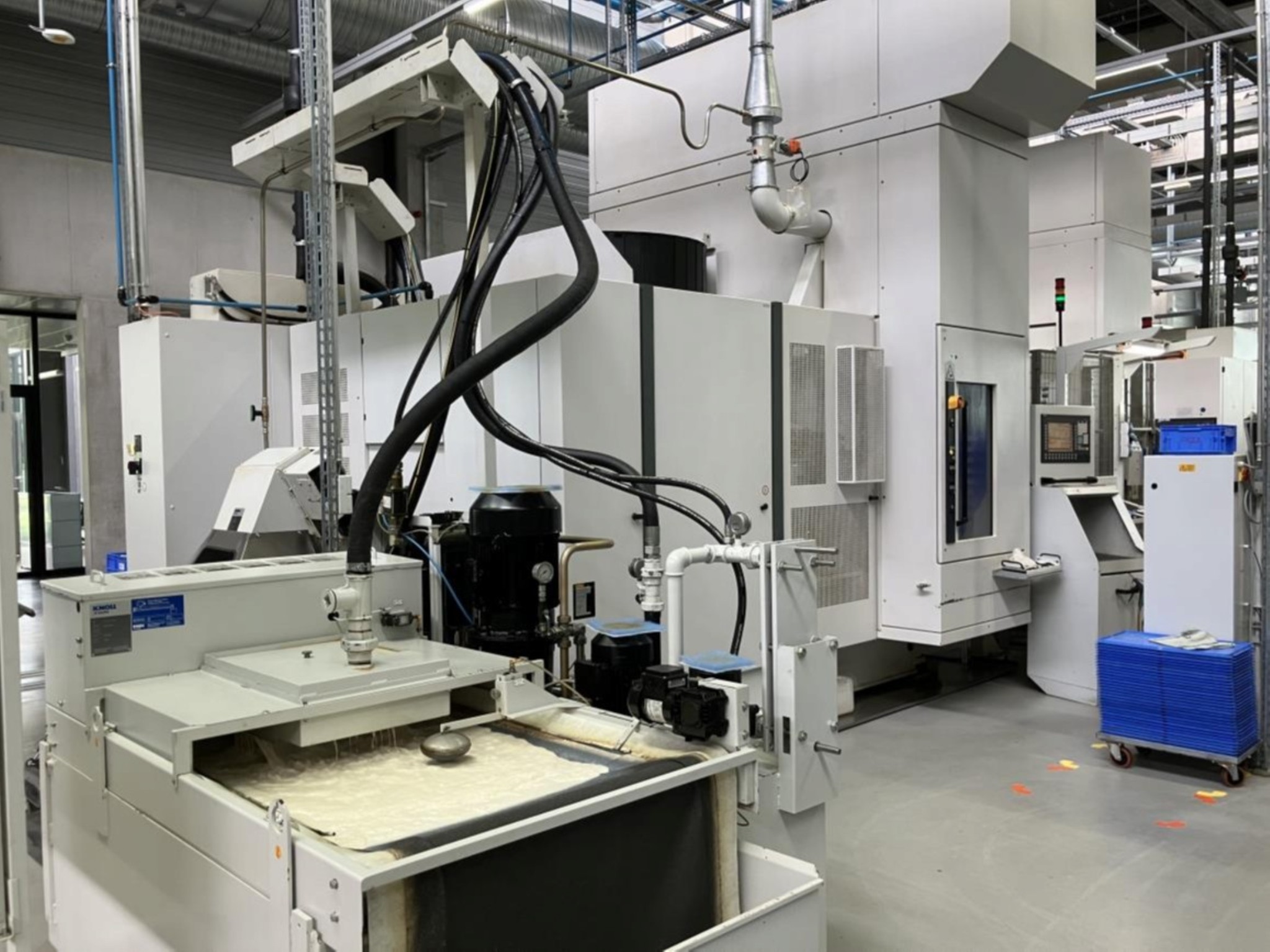 Well-maintained mechanical equipment-1