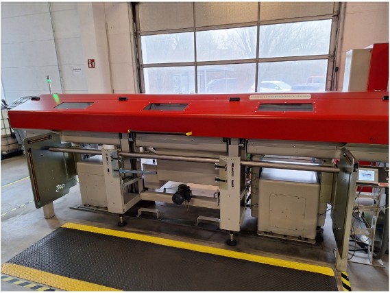 Equipamento mecânico bem conservado-2