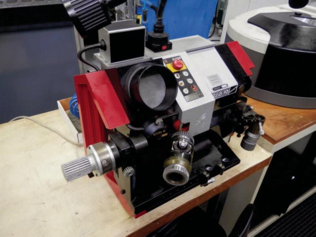 Dobrze utrzymany sprzęt mechaniczny-1