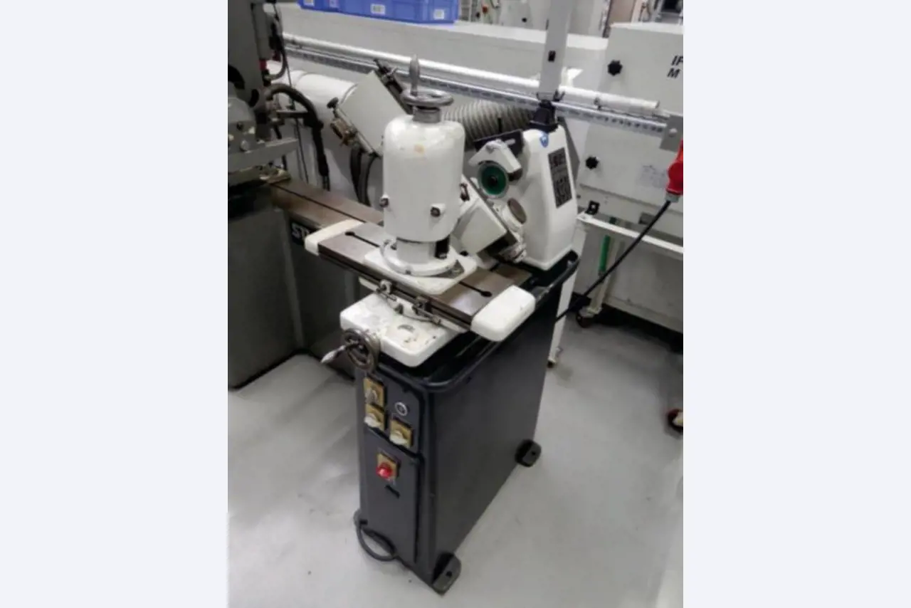 Gepflegte Bearbeitungszentren-1