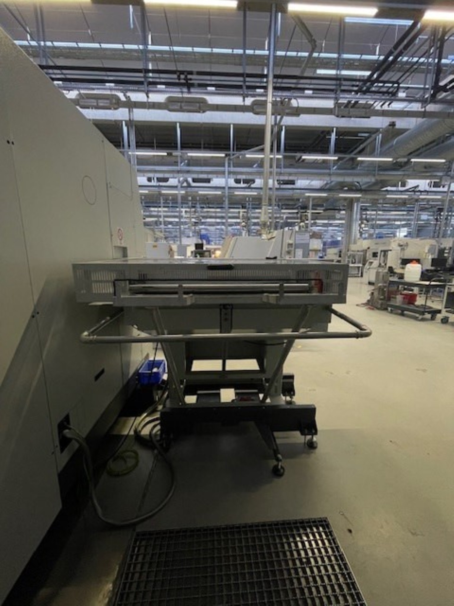 Well-maintained mechanical equipment-5