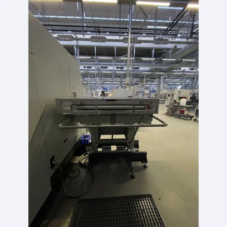 Well-maintained mechanical equipment-5