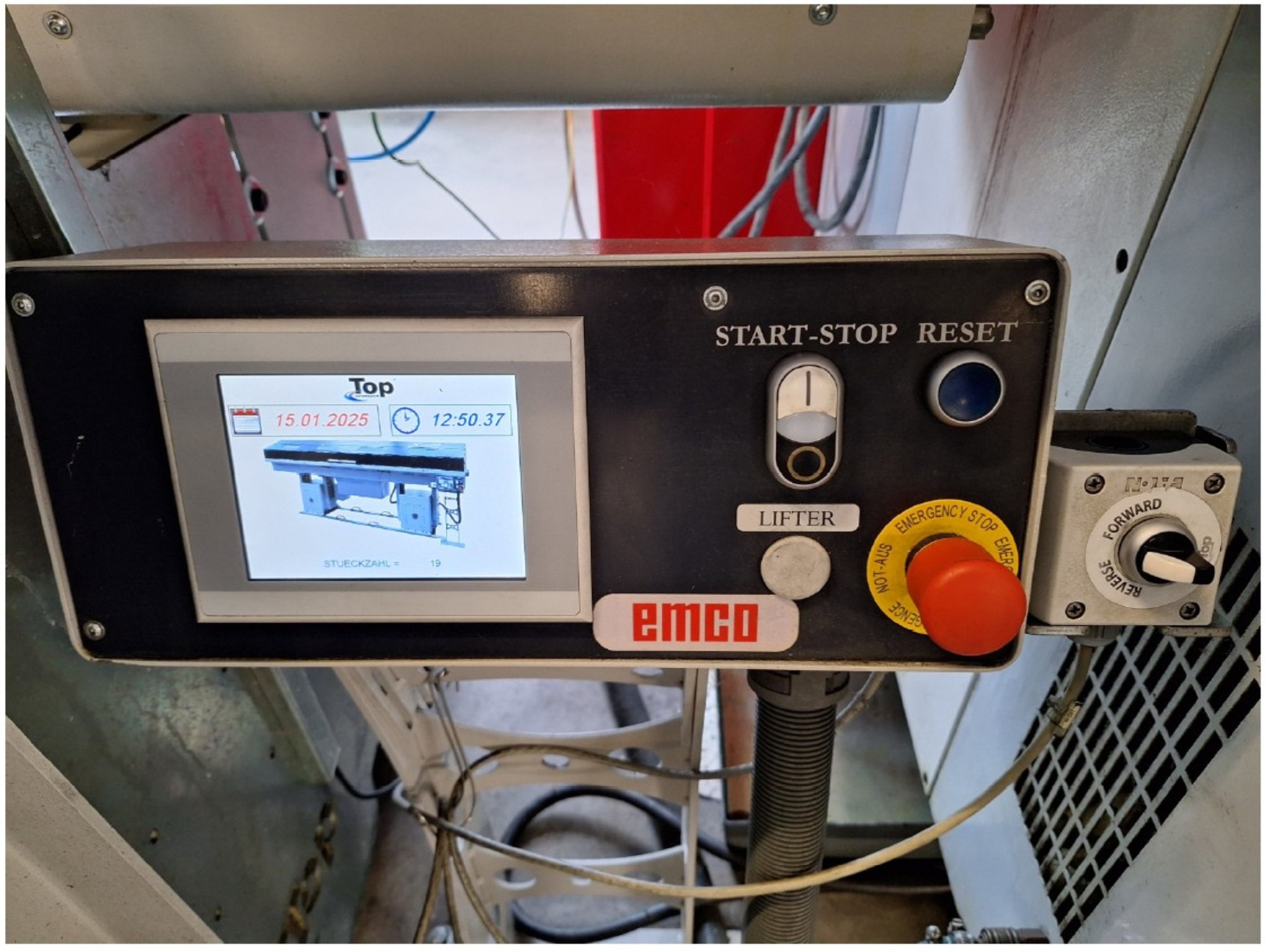 Well-maintained mechanical equipment-3