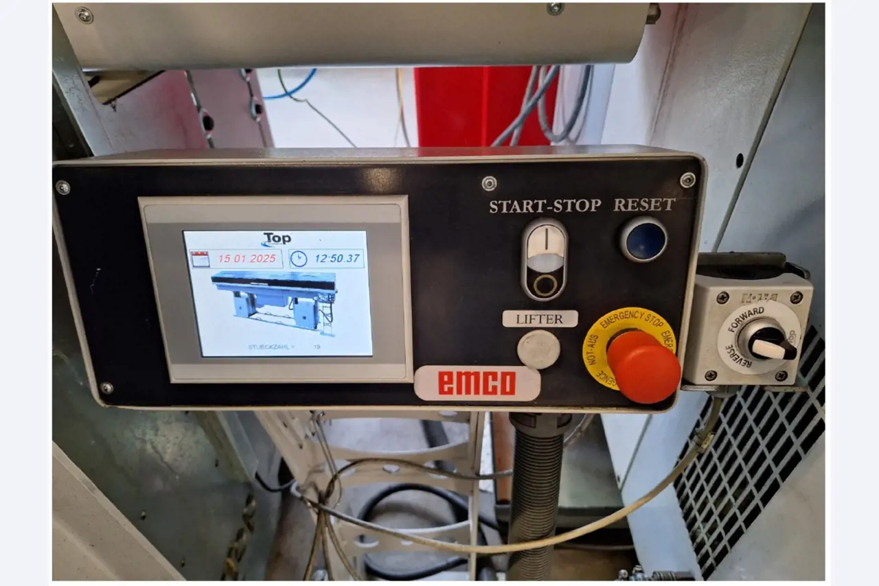 Well-maintained mechanical equipment-3