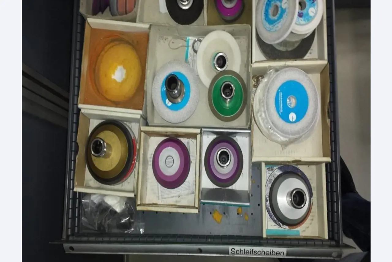 Gepflegte Bearbeitungszentren-5