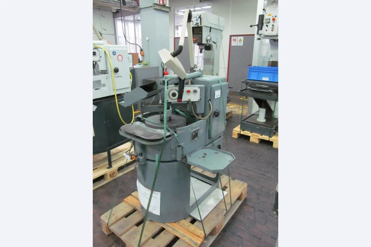 Gepflegte Bearbeitungszentren-1