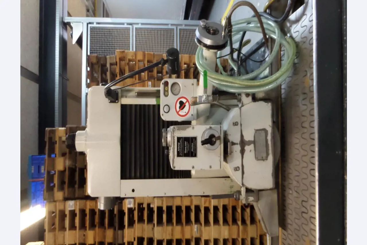 Gepflegte Bearbeitungszentren-16