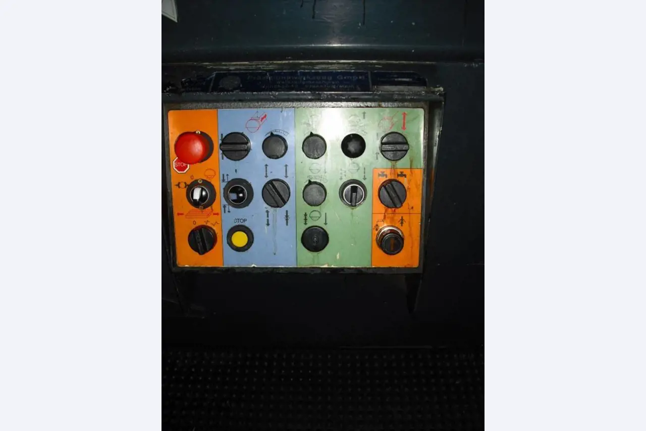 Gepflegte Bearbeitungszentren-5