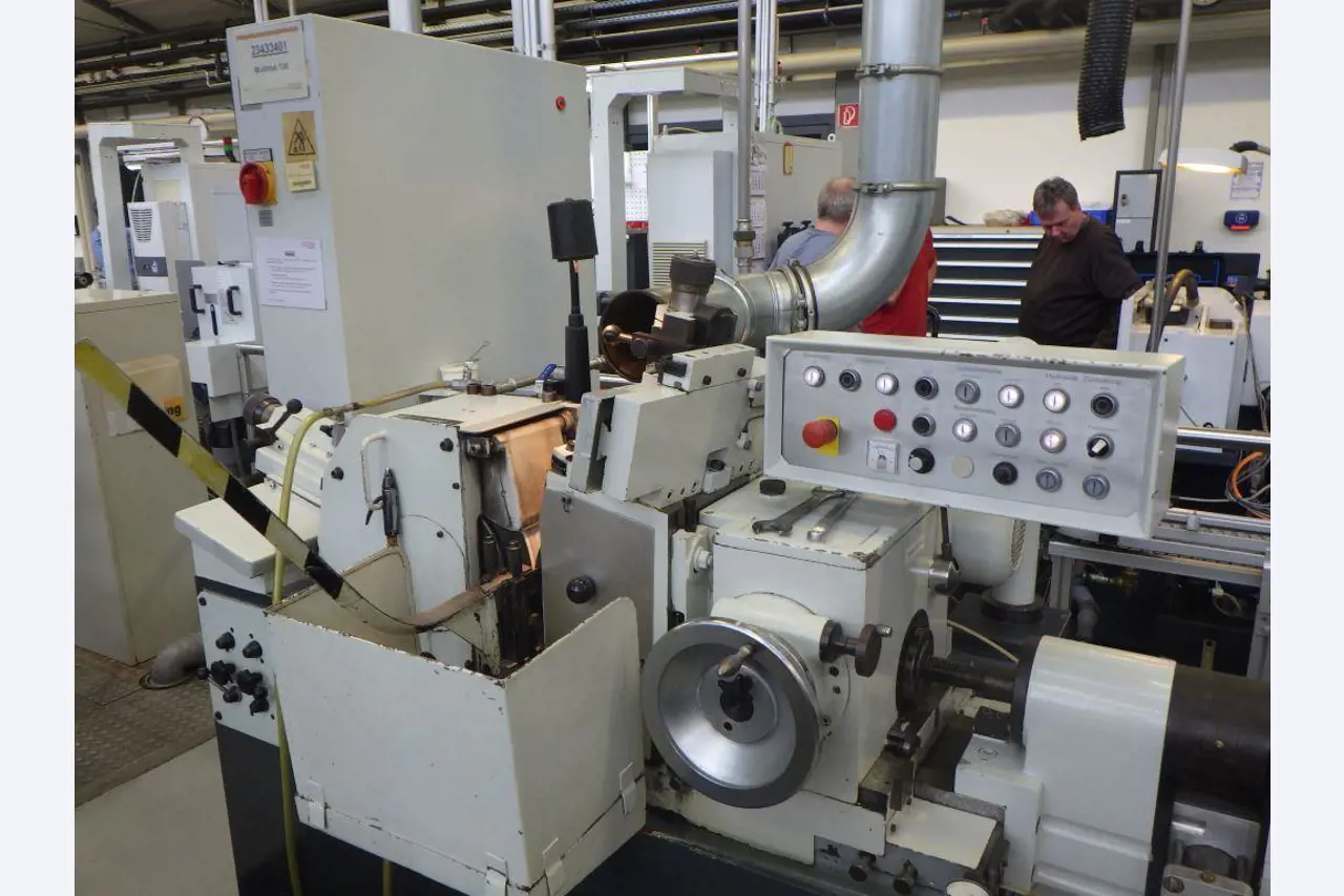 Well-maintained mechanical equipment-1