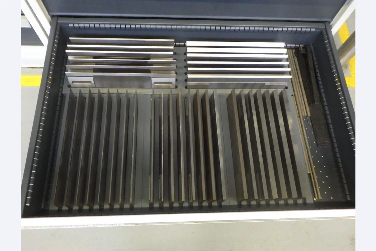 Well-maintained mechanical equipment-5