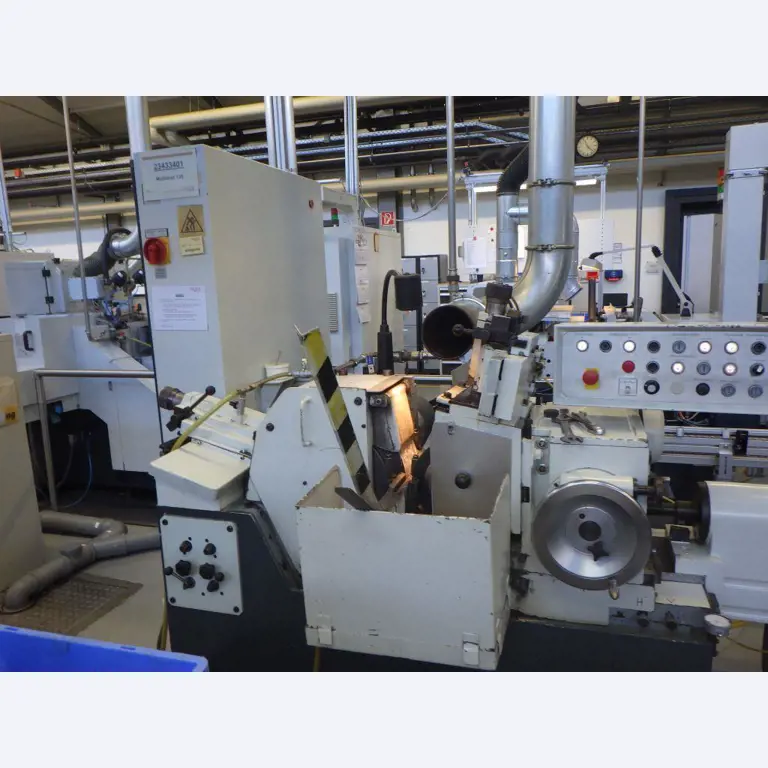 Well-maintained mechanical equipment-7