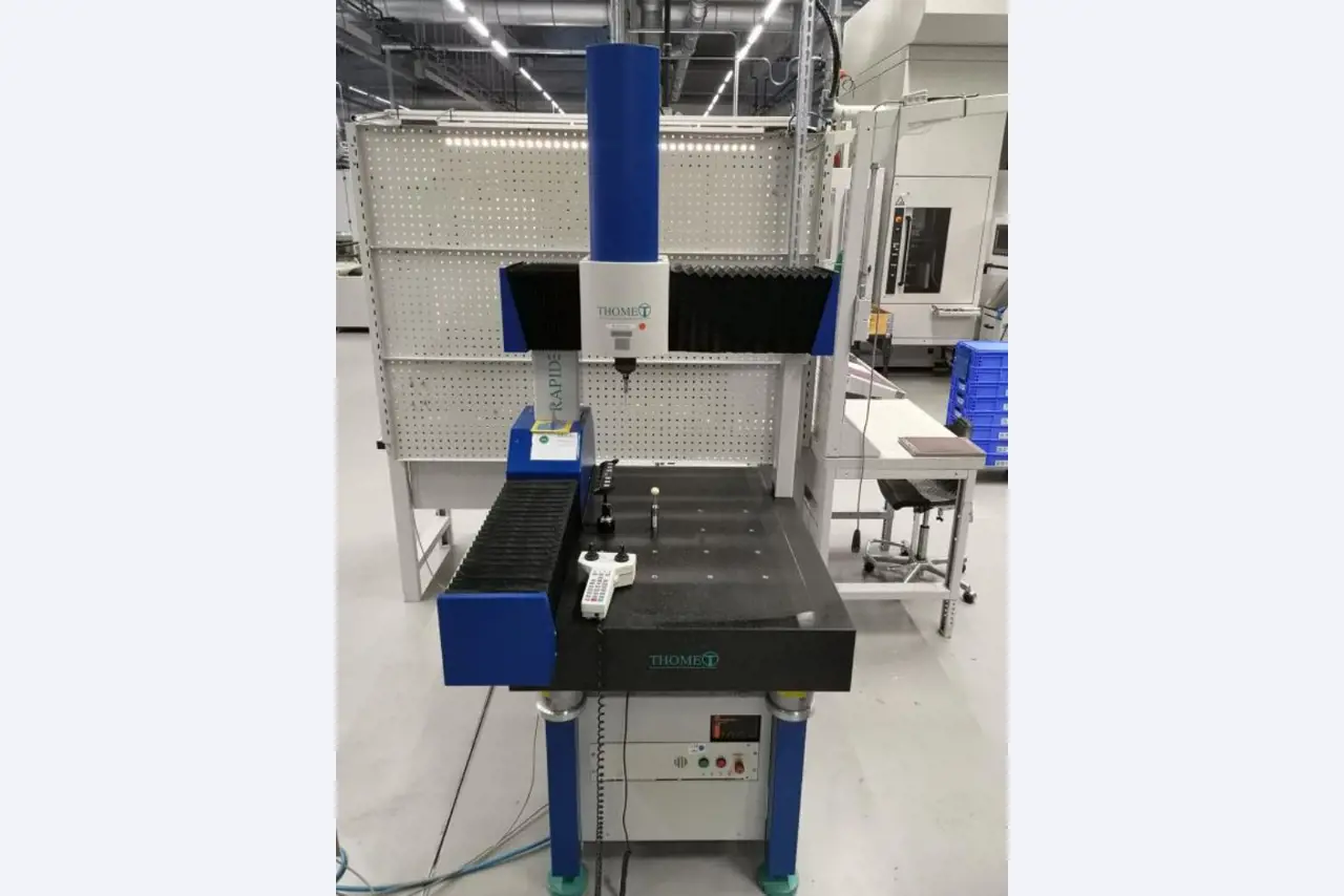 Well-maintained mechanical equipment-1