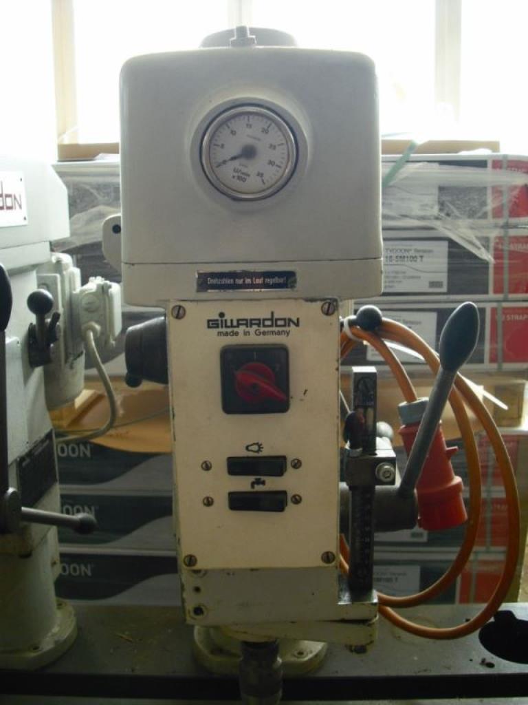 Gepflegte Bearbeitungszentren-2