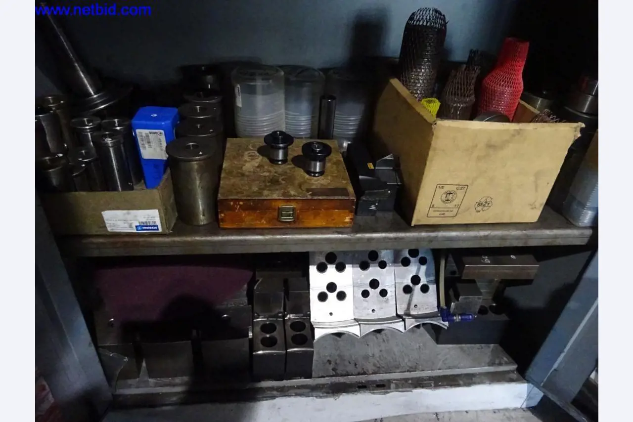 Machines et installations techniques entretenues pour le travail de l'acier et de la tôle-9