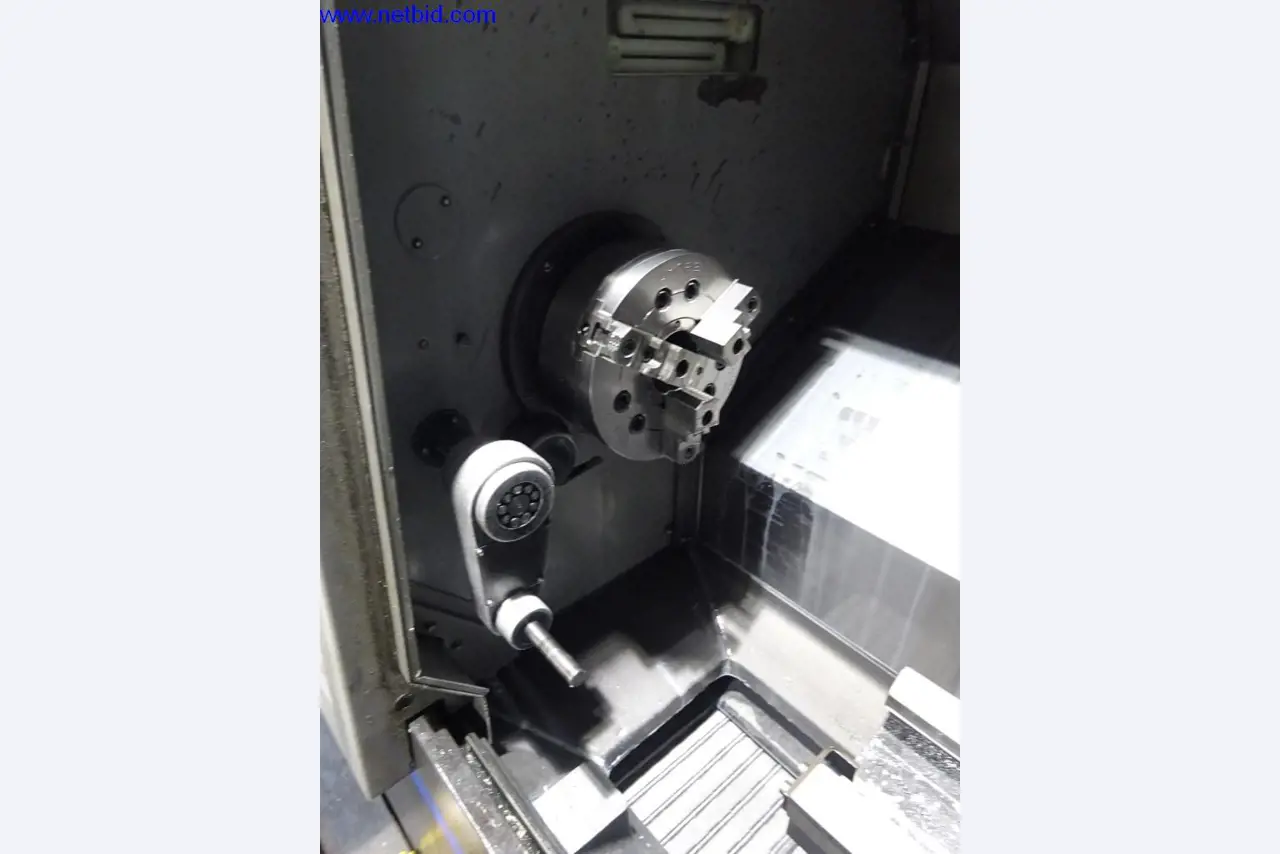 Vzdrževal stroje in tehnično opremo za obdelavo jekla in pločevine-11