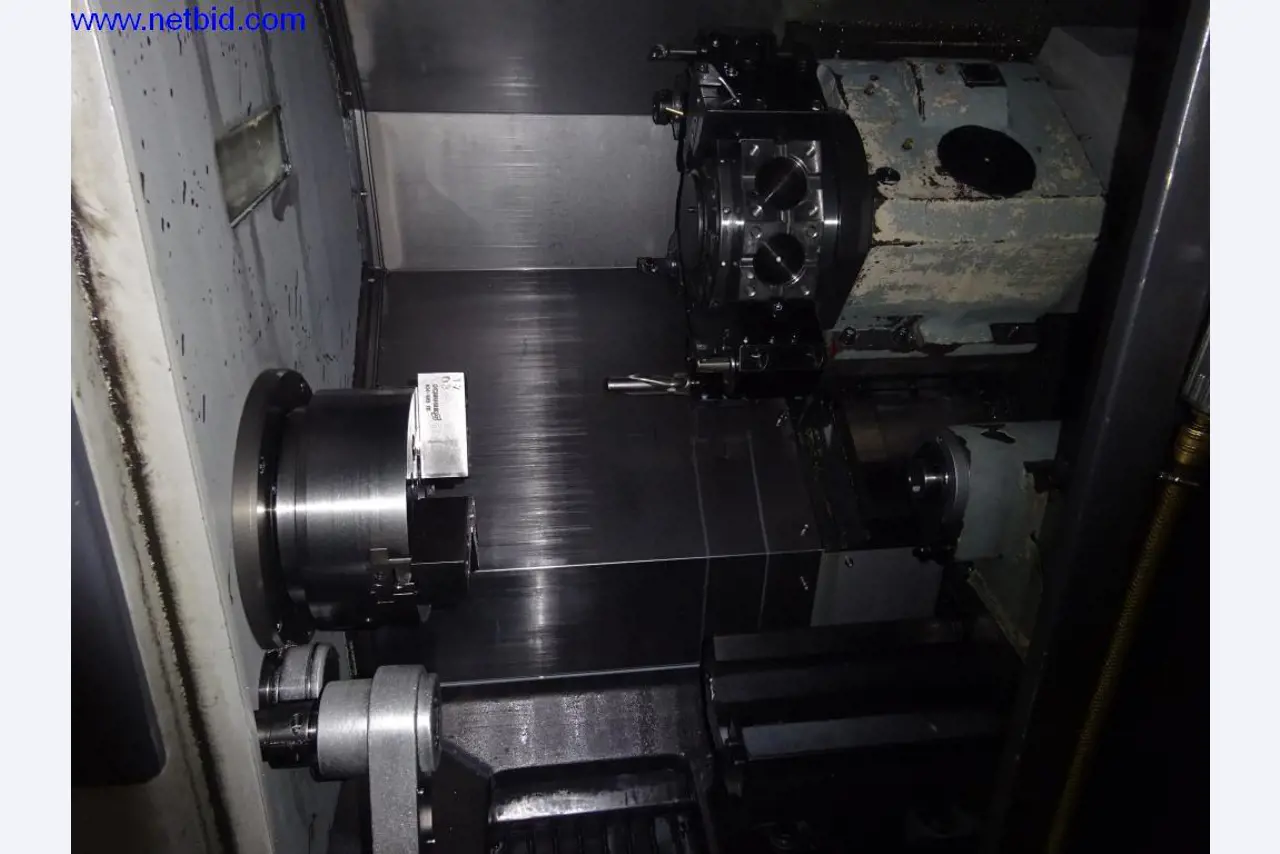 Vzdrževal stroje in tehnično opremo za obdelavo jekla in pločevine-17