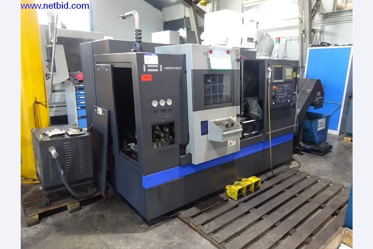 Vzdrževal stroje in tehnično opremo za obdelavo jekla in pločevine-1