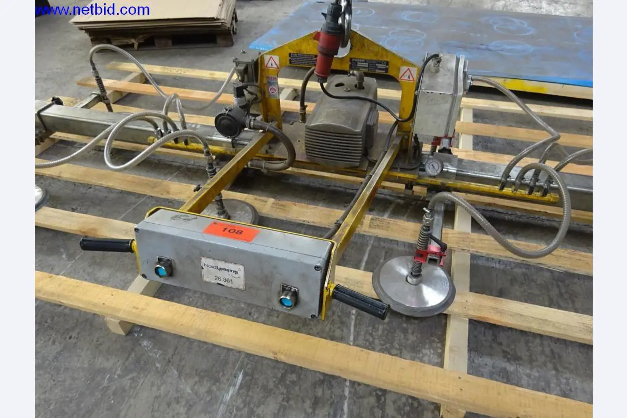 Vzdrževal stroje in tehnično opremo za obdelavo jekla in pločevine-3