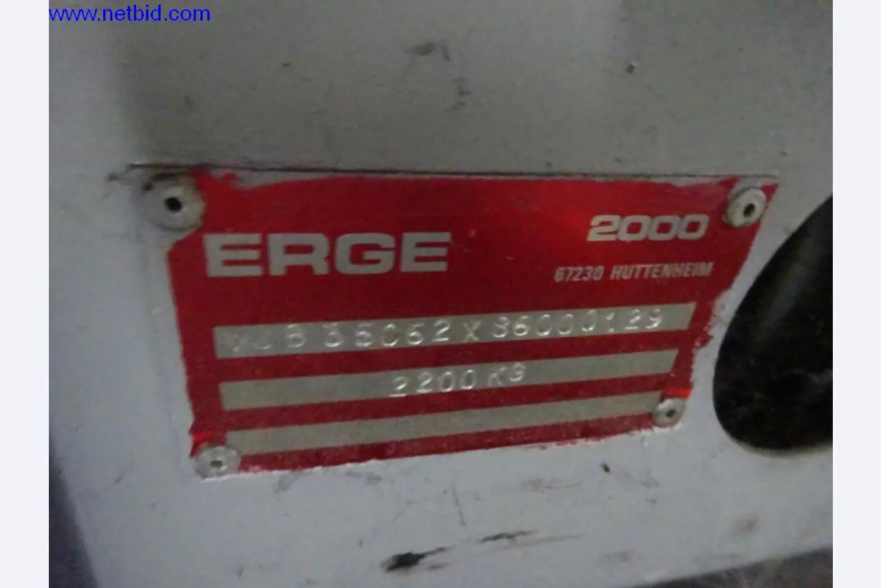 Vzdrževal stroje in tehnično opremo za obdelavo jekla in pločevine-2