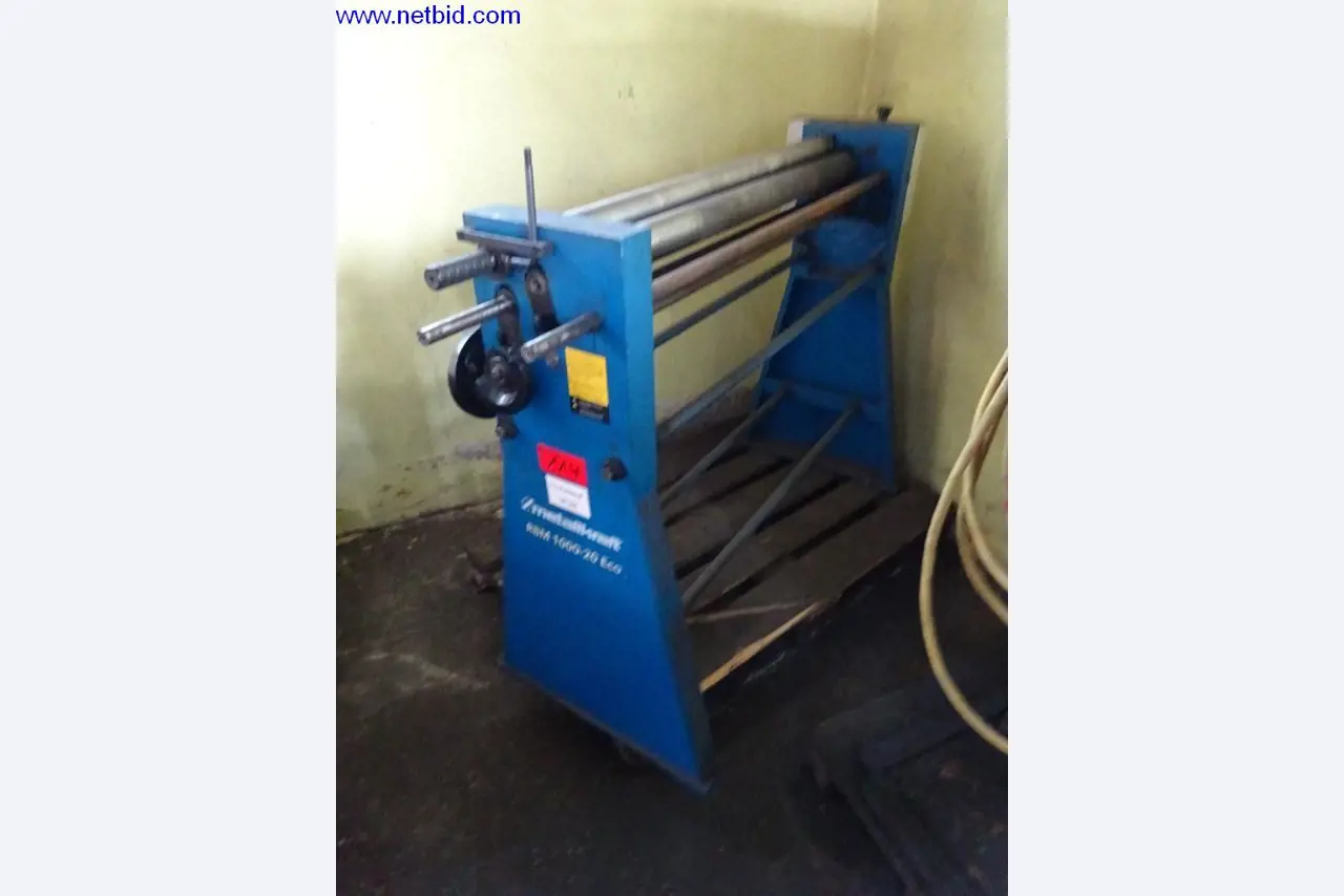 Vzdrževal stroje in tehnično opremo za obdelavo jekla in pločevine-2