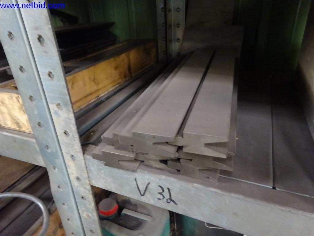 Well-maintained machines and technical systems for steel and sheet metal processing-17