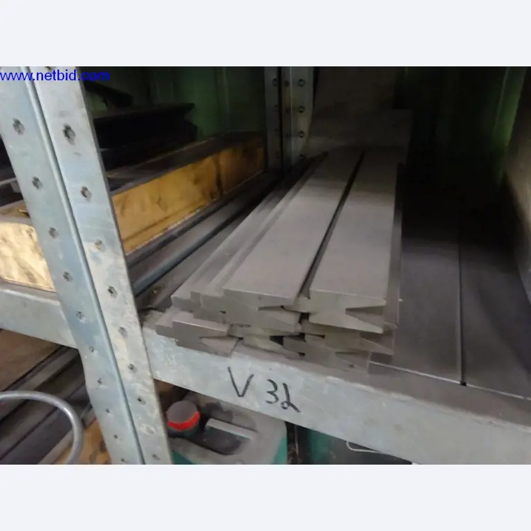 Konserwacja maszyn i urządzeń technicznych do obróbki stali i blach-17